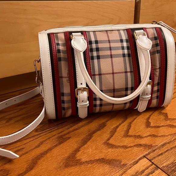 classic bag! Excellent condition. No scratches or stains - Picture 3 of 6